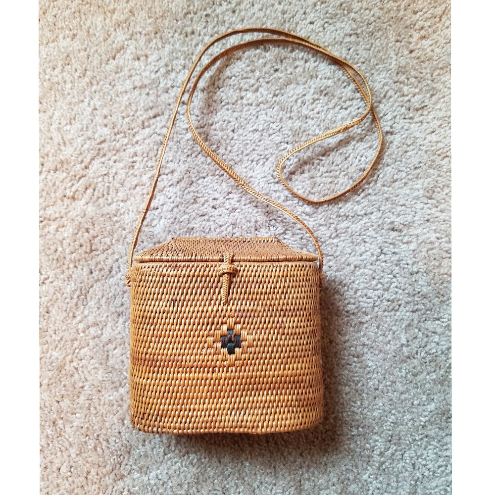 Wicker purse